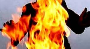موظف في بلدية المفرق يحرق نفسه