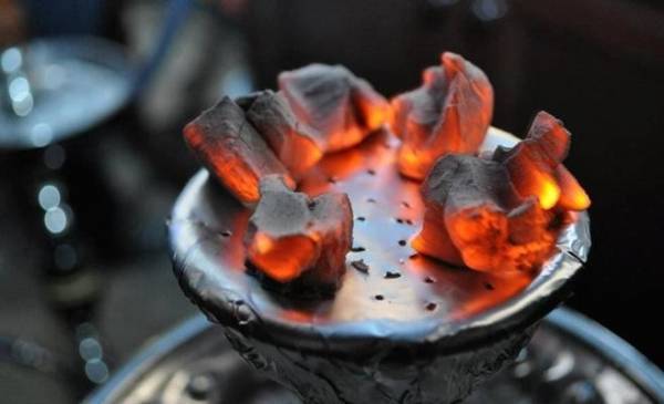 (الأمانة) تغلق 19 مقهى تقدم الأرجيلة لأحداث