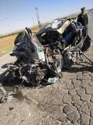 وفاة وإصابة اثر حادث تصادم بين شاحنة ومركبة على جسر النعيمة  صور