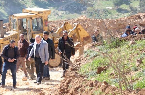 قرار بإعادة تأهيل وصيانة التحويلة المرورية على طريق اربدعمان