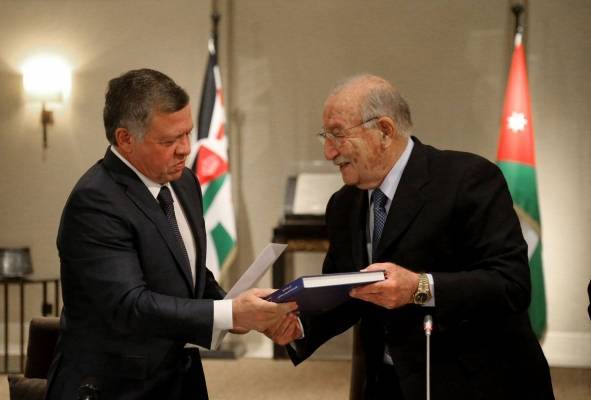 الملك: القضاء النزيه أساس سيادة القانون