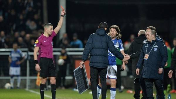 بالفيديو.. بطاقة حمراء لـ قلة الأدب