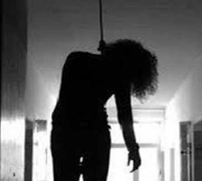 فتاة تشنق نفسها داخل حمام مطعم شاورما بالهاشمي...صور