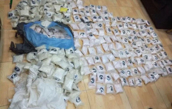 ضبط 400 ألف حبة مخدرة في الزرقاء وفرار المروجين (صور)
