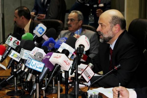 من تربويين بالطفيلة للوزير الرزاز