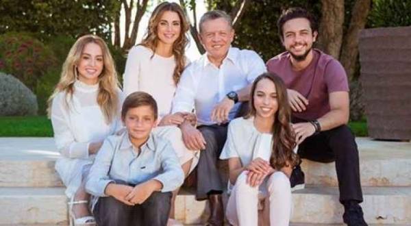 الملكة: ما في أحلى من لمة العيلة