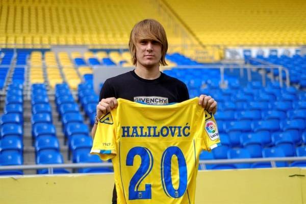 بالفيديو: حقيبة ريال مدريد تصل إلى لاعب برشلونة!