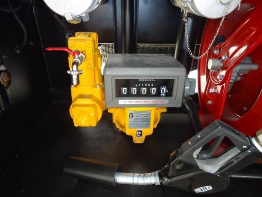 ضبط صهريج يسرق سولار في عبدون