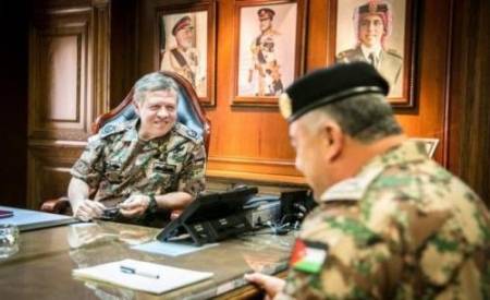 جلالة الملك يزور القيادة العامة للقوات المسلحة