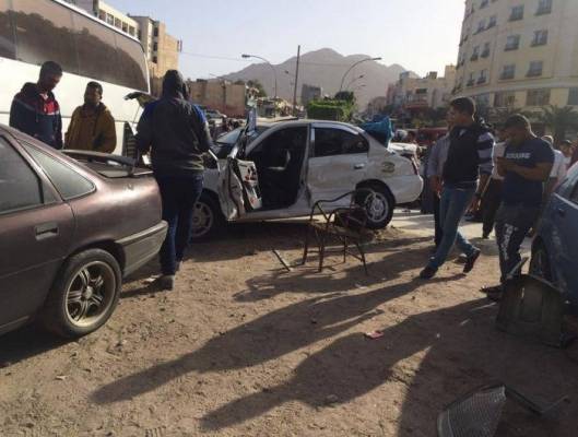 إصابات إثر إنحراف حافلة عن مسارها في العقبة (صور)