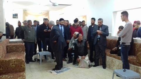 الدقامسة يصلي ركعتين شكر لله(صور)