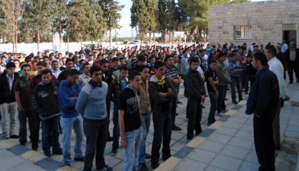 صرف الدفعة الرابعة للمكرمة الملكية لطلبة المدارس