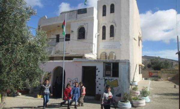 7 مدارس بالطفيلة تستقبل الطلبة رغم توصيات بإزالتها