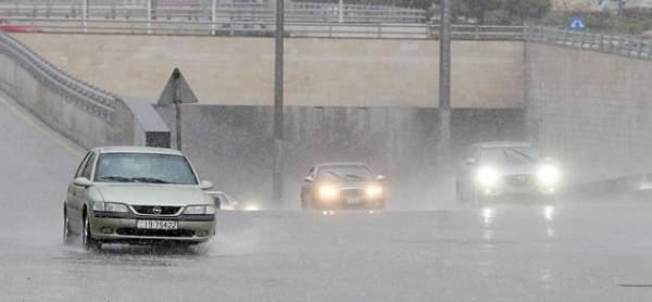 تعرّف على حالة الطقس ليوم الخميس ما بين الأرصاد الجوية وطقس العرب