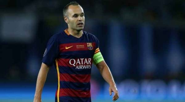 إنييستا يحدد أفضل خليفة لإنريكي في تدريب برشلونة