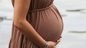 “مصيبة” .. أصغر أمّ في العالم عمرها (11 عاماً) وعُمر الأبّ صادم!