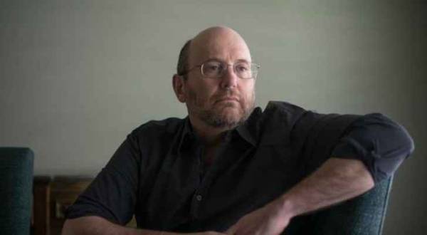 أغرب قضية.. رسالة (تويتر) أصابت صحافيا بشلل مؤقت