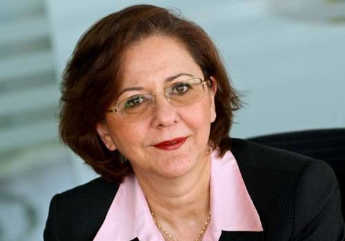 ريما خلف سيدة ترفع الرأس