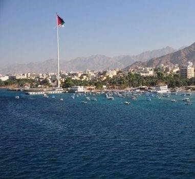 هزة أرضية تضرب العقبة