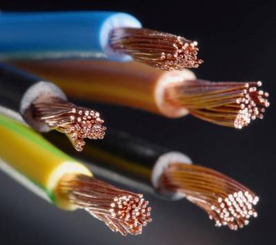 القبض على سارقي كيبلات من جامعة آل البيت