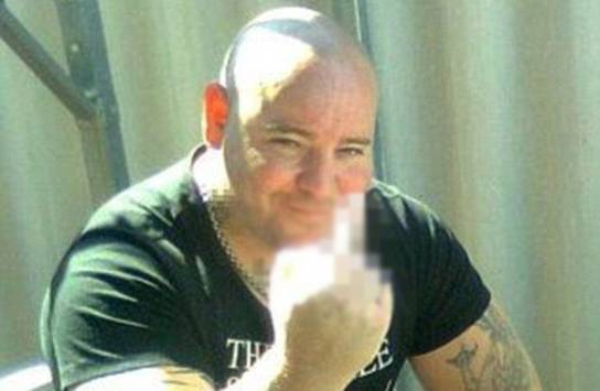 أسترالي يحرق طفلته لسبب غريب