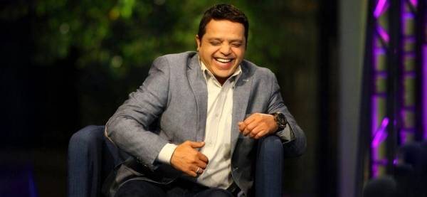 هنيدي يتلقى السؤال الأكثر إحراجا.. ورد فعل غير متوقع