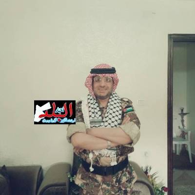 الجندي الدقامسة يرتدي بدلته العسكرية (صور)