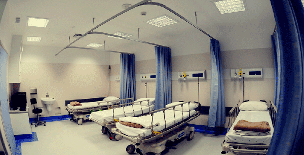 الشياب: المباشرة بتنفيذ مستشفى جديد في إربد قريباً