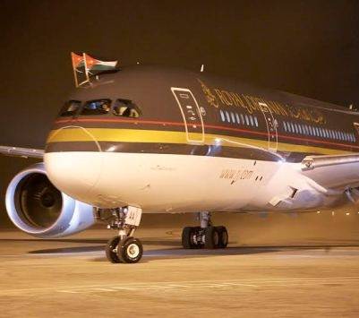 حلول طريفة من الملكية بعد حظر الأجهزة الإلكترونية