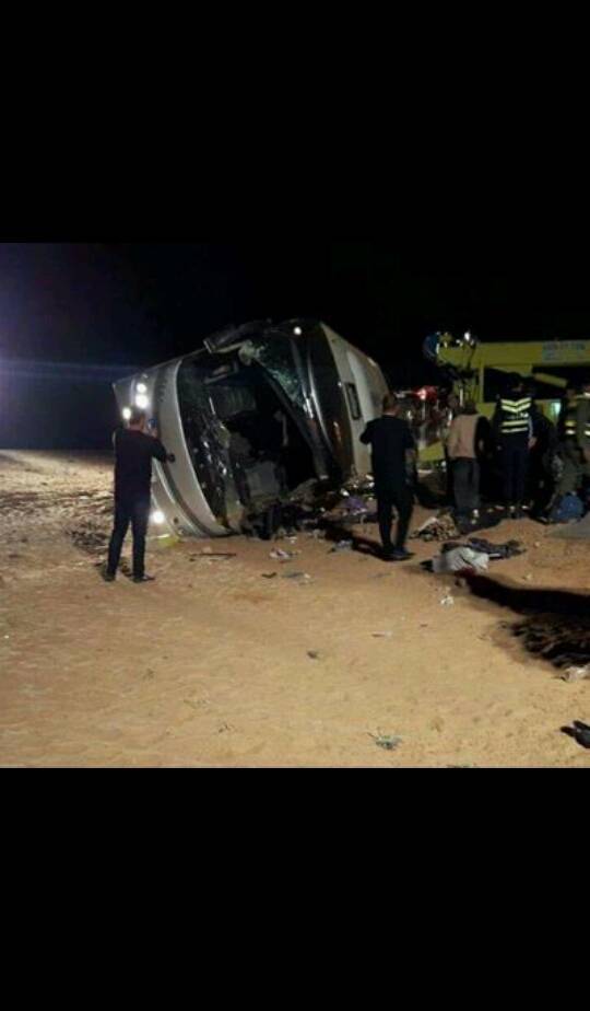 وفاة واصابات في انقلاب حافلة معتمرين اردنيين في السعودية