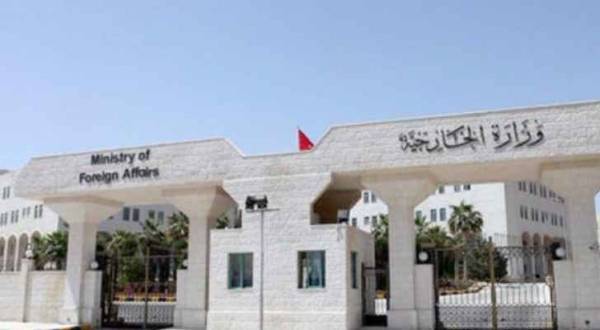 الخارجية تتابع حادث انقلاب حافلة المعتمرين