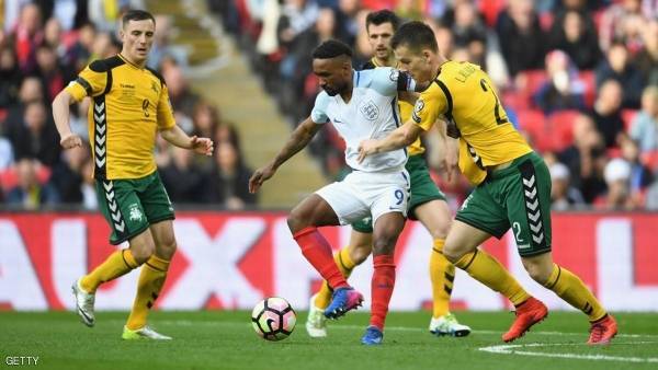 المخضرم ديفو يقود الأسود الثلاثة لعبور ليتوانيا