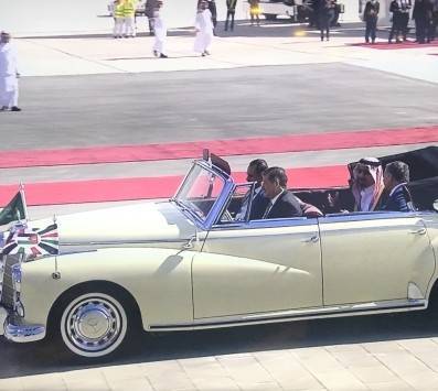 الملك يرحب بسلمان عبر تويتر