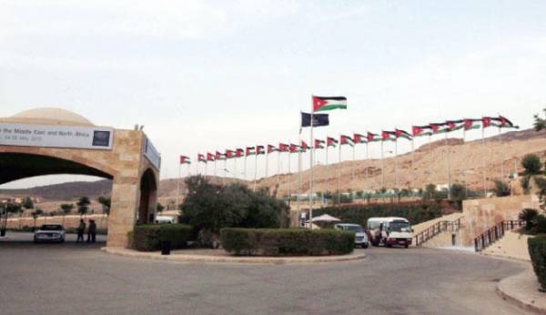 اردني ينحر جملا لحظة مرور موكب الملك سلمان (صورة)