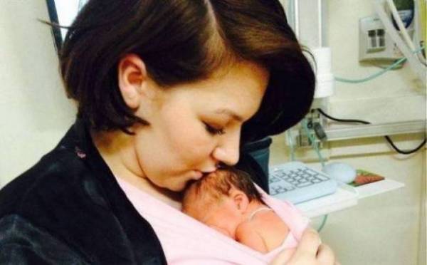 طفلة ولدت بنصف قلب وتحدت كل التوقعات! صور