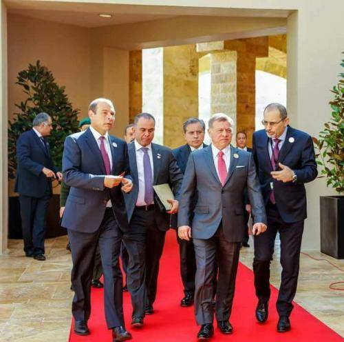 تأخير في وصول الزعماء يؤخر انطلاق القمة