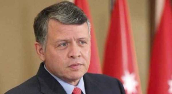 الملك يستقبل قائد قيادة العمليات الخاصة الأمريكية