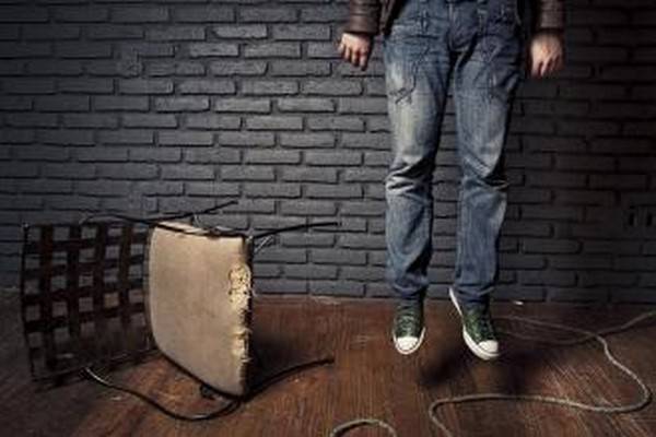 انتحار عشريني في طبربور