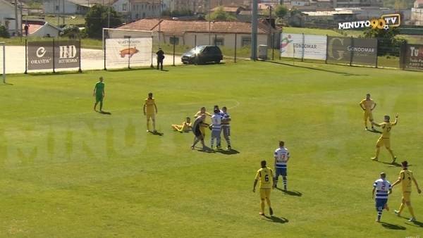 بالفيديو.. حكم يخرج بالضربة القاضية!