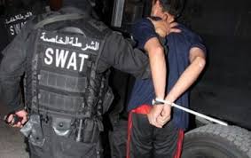 القبض على متعاطين ومروجين للمخدرات في الزرقاء