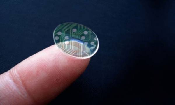 تطوير عدسات لاصقة تنبئك عندما تمرض