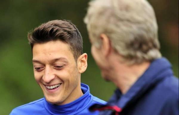 فينجر: أوزيل عاد لمستواه بعد التعافي من صدمة دوري أبطال أوروبا