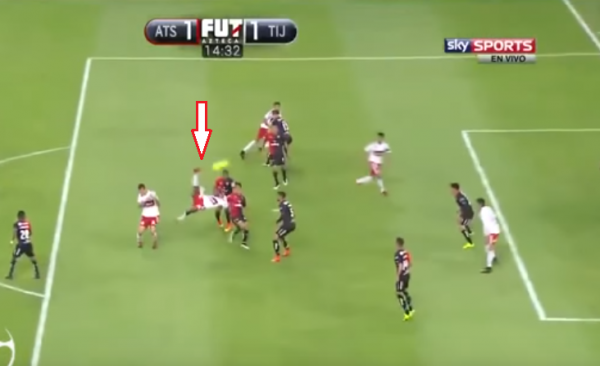 فيديو| رشّحوه لجائزة أفضل هدف لعام 2017 .. هدف عالمي ساحر من مقصيّة مذهلة!