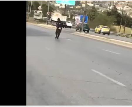 فيديو لشرطي اردني يجتاح مواقع التواصل