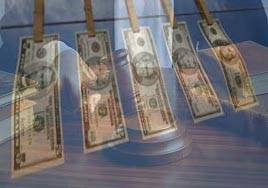 رئيس مجلس إدارة ودعوى اللبنانية تتهمه بغسيل الأموال