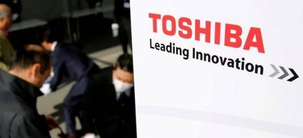 شركة توشيبا تواجه مخاطر تهدد مستقبلها