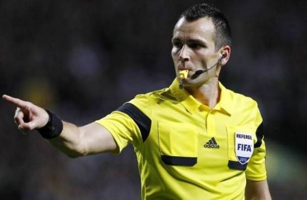 هل تساءلت يوما كم يتقاضى حكام كرة القدم؟.. هذا أجرهم