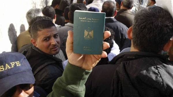 موظف الصندوق يوقف العمل بـ (عمل الكرك)