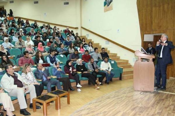 مدير عام جوبترول يحاضر في ( اعمال الأردنية)