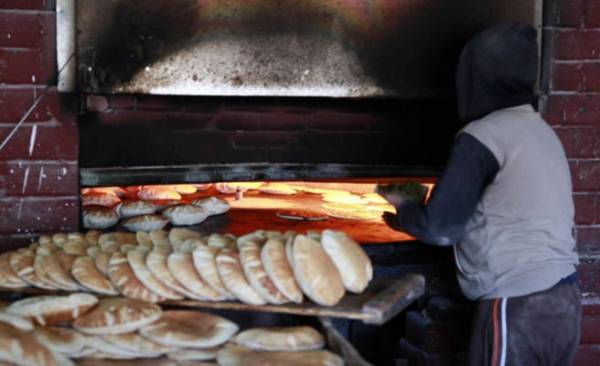 مواطنون لـ أخبار البلد (من المسؤول عن التلاعب بأسعار الخبز  في الكرك)